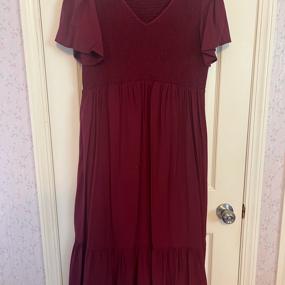 Elegant Burgundy Midi Dress